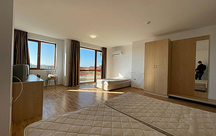 ID 16587 Studio apartment in Gardenia Hills Photo 1 