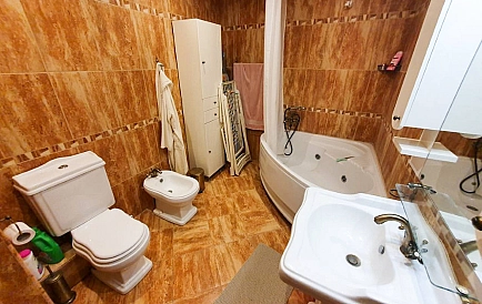 ID 13415 Two-bedroom apartment in Port Palace Photo 5