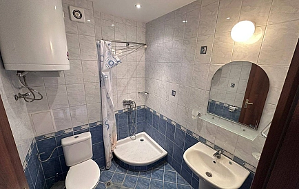 ID 13826 Large studio in Gallery Photo 4