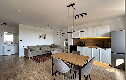 ID 16098 Studio Apartment in Gardenia Hills Photo 2