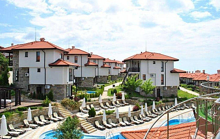 ID 14010 Three-bedroom apartment in Bay View Villas Photo 1 