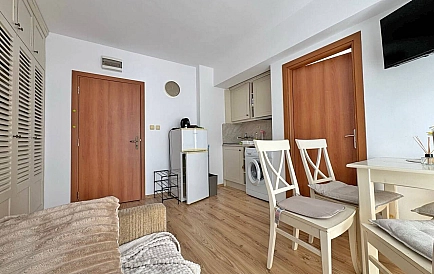 ID 16402 Two-bedroom apartment in Dawn Park Photo 8