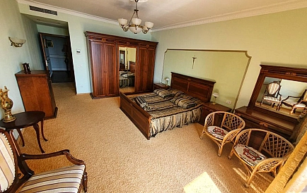 ID 13415 Two-bedroom apartment in Port Palace Photo 10