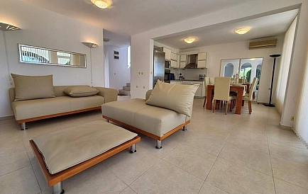 ID 16625 House in Breeze Photo 2
