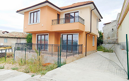 ID 10355 House in Chernomorets Photo 1 