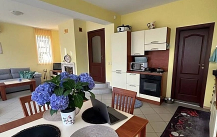 ID 11869 Two-storey house in Greenville Photo 2