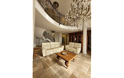 ID 12117 Three-storey penthouse in Arthur Photo 3
