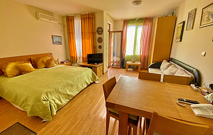 ID 12868 A studio apartment in the Garden of Eden Photo 1 