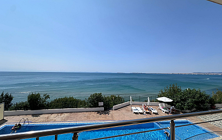 ID 13608 One-bedroom apartment in Coral Beach Photo 1 