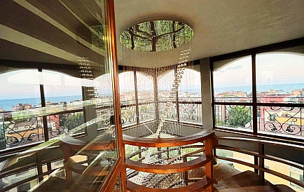ID 9217 A three-floor penthouse in Esteban Photo 5