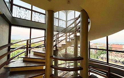 ID 9217 A three-floor penthouse in Esteban Photo 7