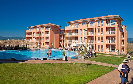 ID 11548 Studio in Sunny Day 6 Photo 3