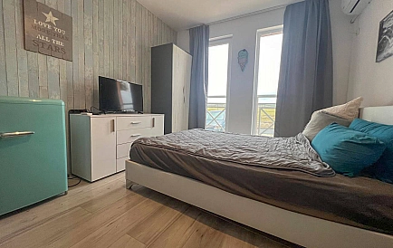 ID 11837 Studio in Sunny Day 6 Photo 3