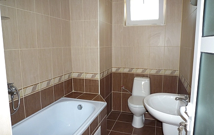 ID 3704 Spacious house 50 m from the sea Photo 2