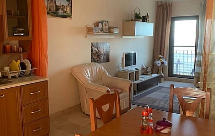 ID 8243 One-bedroom apartment in Marina Bay Photo 2