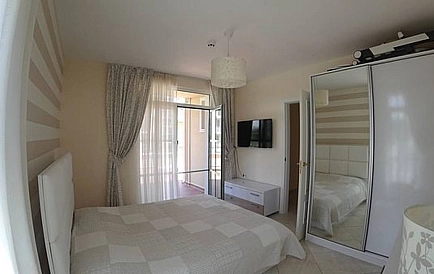 ID 8907 Three bedroom apartment in Flores Garden Photo 4