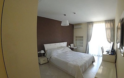 ID 8907 Three bedroom apartment in Flores Garden Photo 3