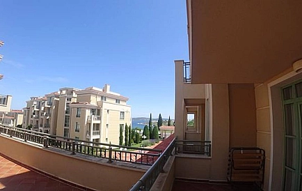 ID 8907 Three bedroom apartment in Flores Garden Photo 6