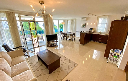 ID 13211 Villa in Riviera Photo 2