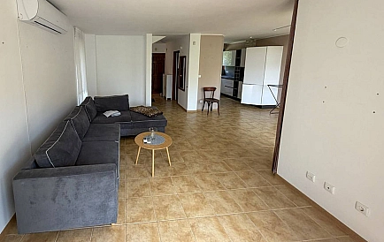 ID 15729 House in Almond Hills Photo 2