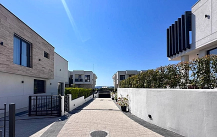 ID 14143 House in Sunny Island Photo 9