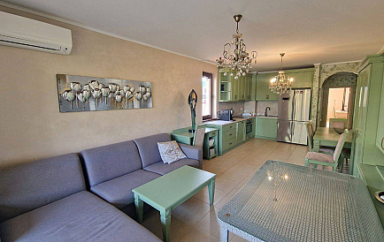 ID 13592 Three-bedroom apartment in Poseidon Photo 1 