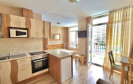 ID 15447 Two-bedroom apartment in Dawn Park Photo 1 