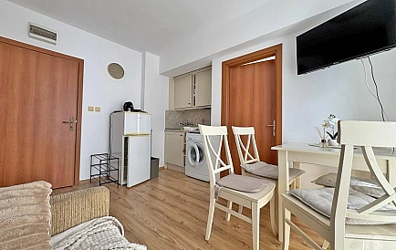 ID 16402 Two-bedroom apartment in Dawn Park Photo 7