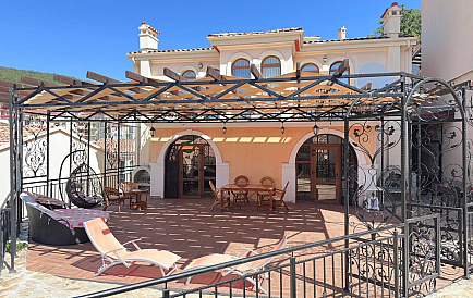 ID 10801 Two-storey villa in Villa Romana Photo 1 