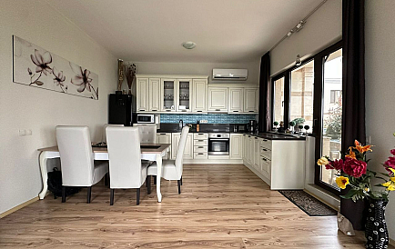 ID 10975 Majestic Sea Village Townhouse Photo 1 