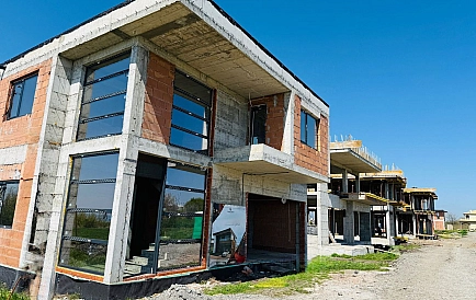 ID 13577 Houses from the developer in Celebrity Homes Photo 5