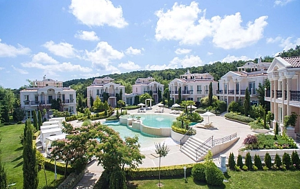 ID 1436 Olympia Photo 3