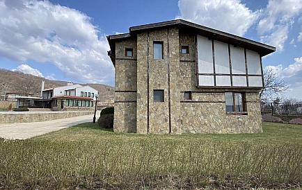 ID 2039 Two-story houses in Gorica Photo 3