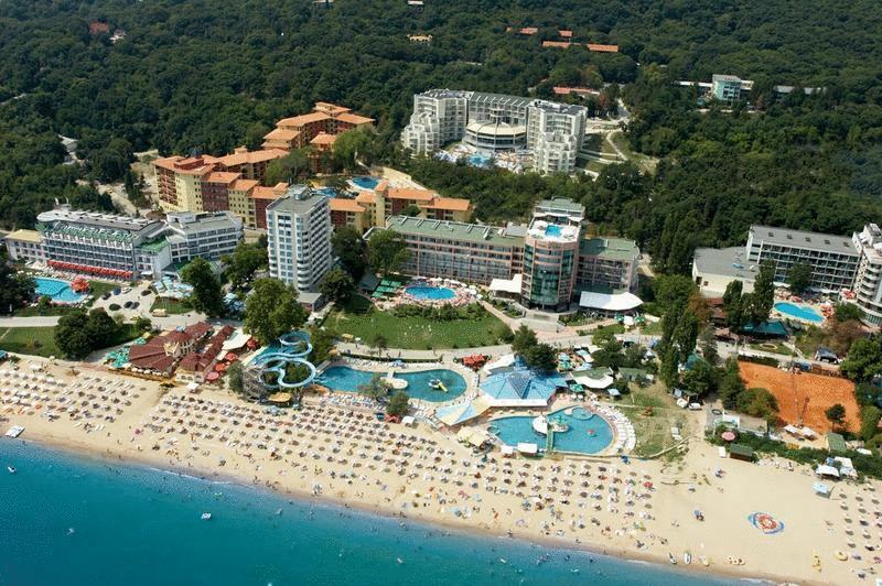 Resort complex beside the beach — Golden Sands