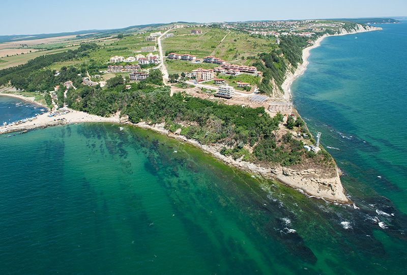 Panorama of the coastline and residential buildings — Byala