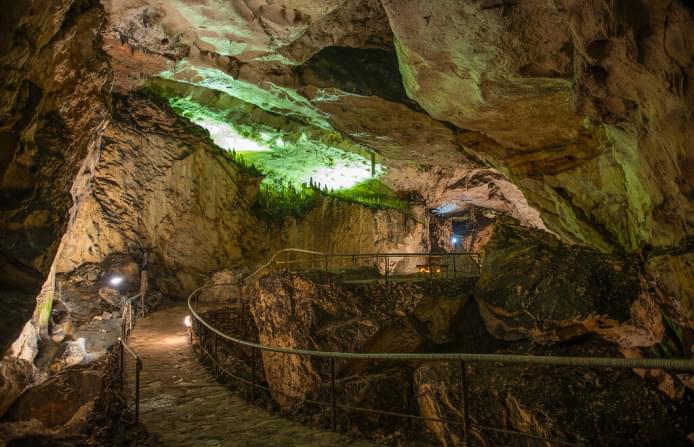 Magura Cave